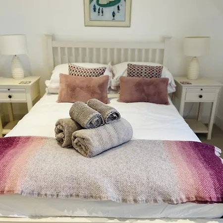 Holiday home Tamarisk, Treyarnon Bay *